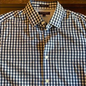 Banana Republic Men’s Button Down Dress Shirt